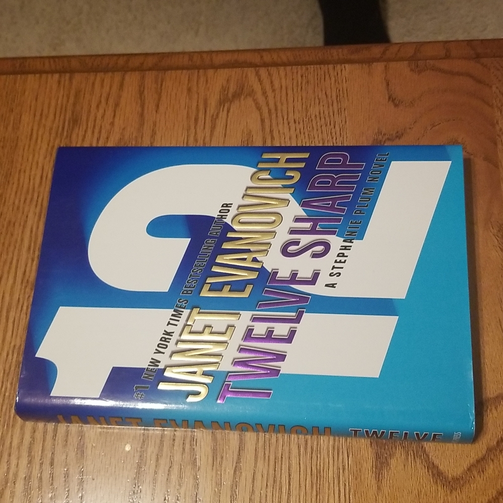 Janet Evanovich Twelve Sharp Hardback Book